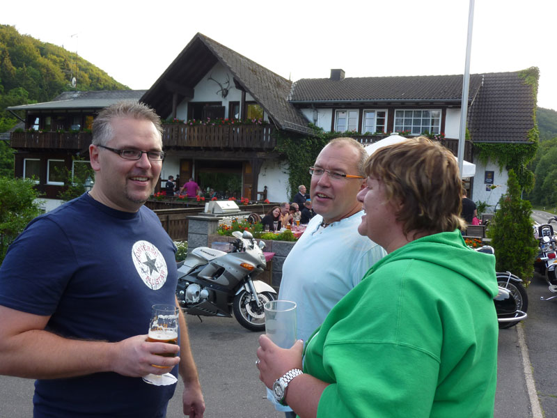 H�sslichkeit wird gegenseitig diskutiert