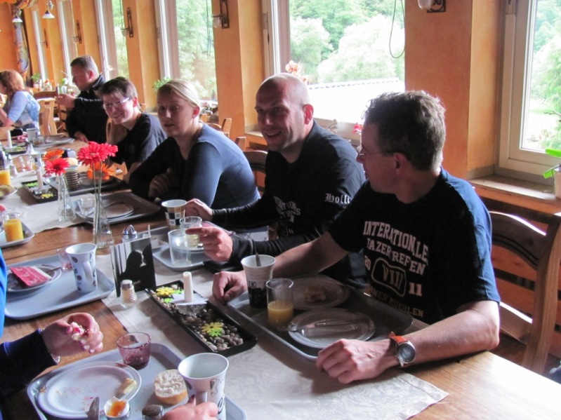 der Rest der Tafel amsiert sich